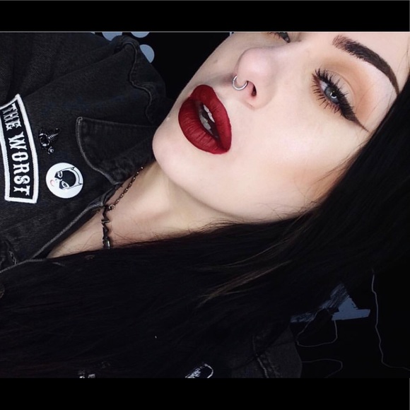 Meet your Posher, Hannah - Picture 1 of 1